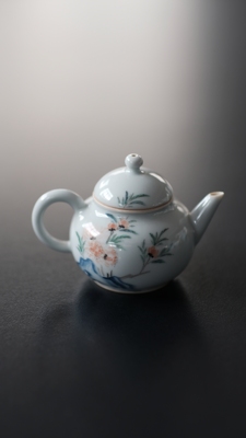 云木在人家四月天手绘花卉壶石青花斗彩小瓷壶水平景德镇茶器小品