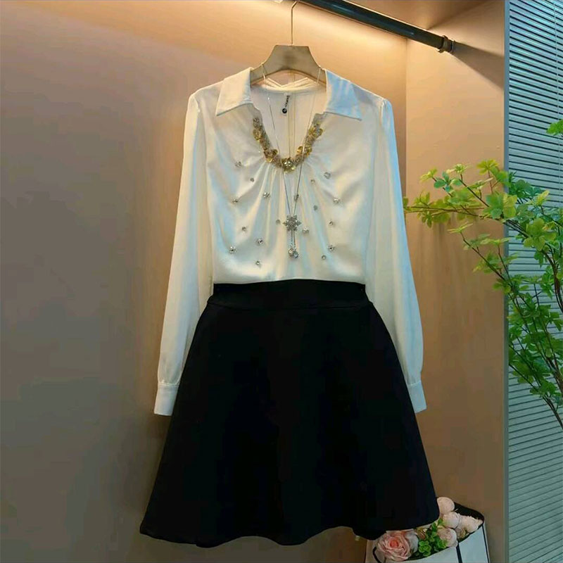 镶钻设计拼接显瘦连衣裙