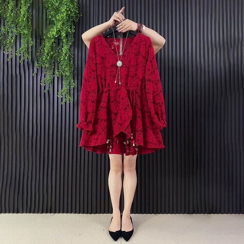 2025冬季新款大码女装胖MM简约时尚V领气质镂空款抽绳显瘦蕾丝衫,女装/女士精品,大码内搭,淘宝优惠券,粉丝福利购,淘宝优惠卷