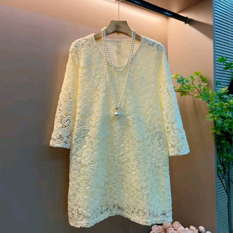 新款韩版镂空刺绣花上衣