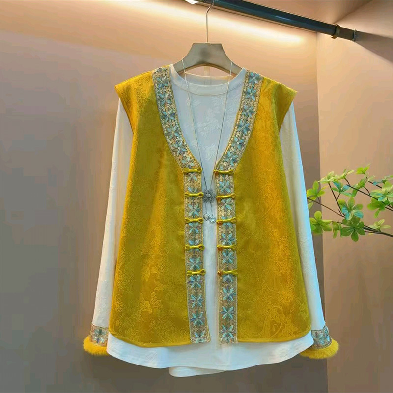 盘扣刺绣提花马甲打底套装