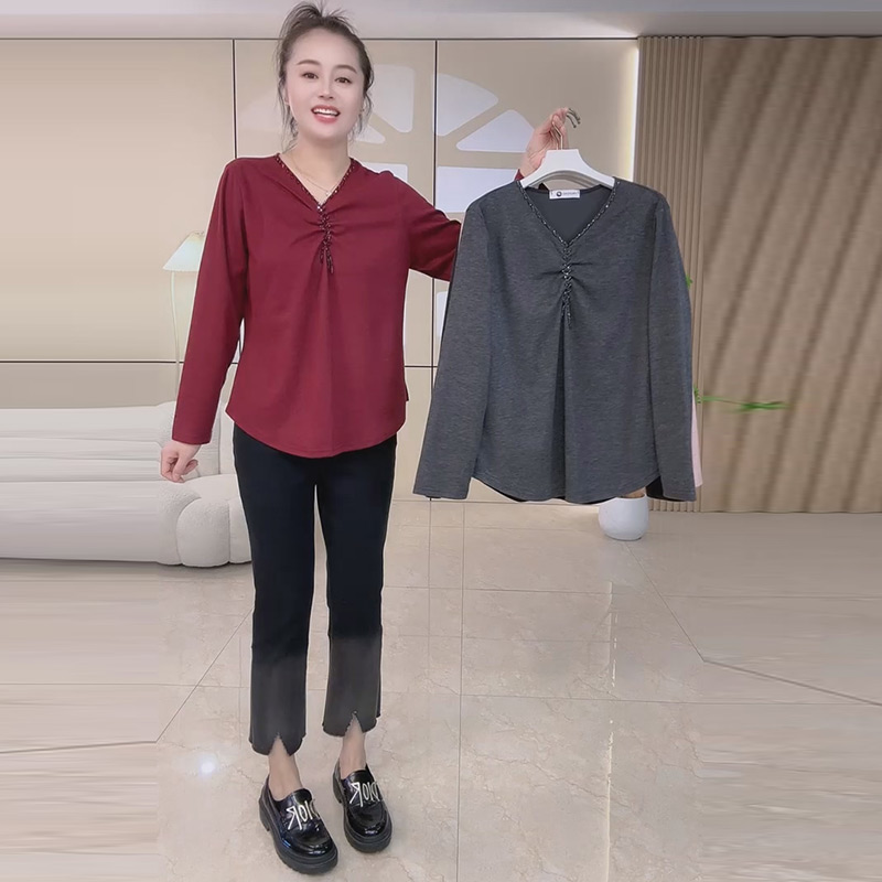 钉珠V领纯色长袖显瘦小衫