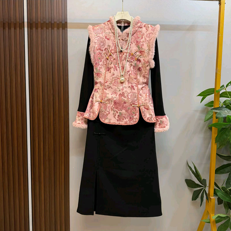 毛毛打底马甲开叉裙三件套