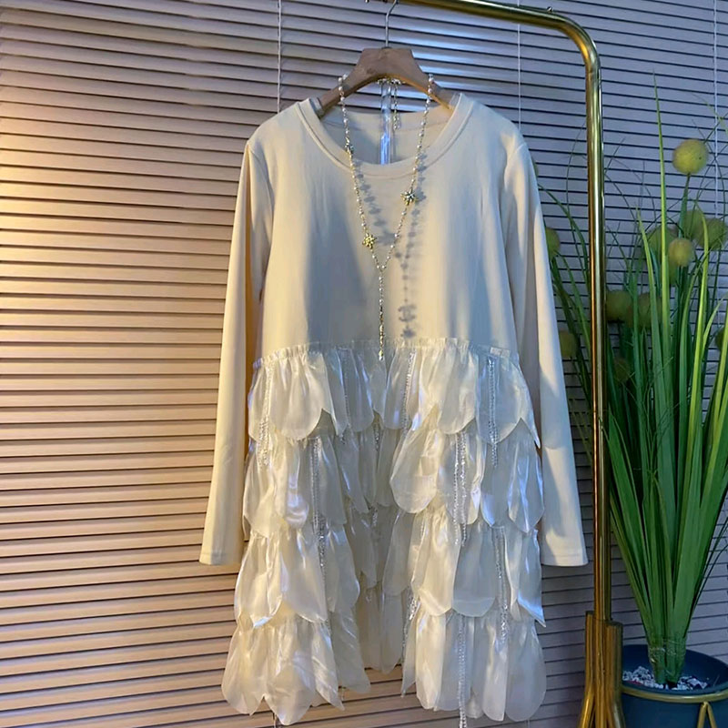 串珠流苏设计显瘦连衣裙