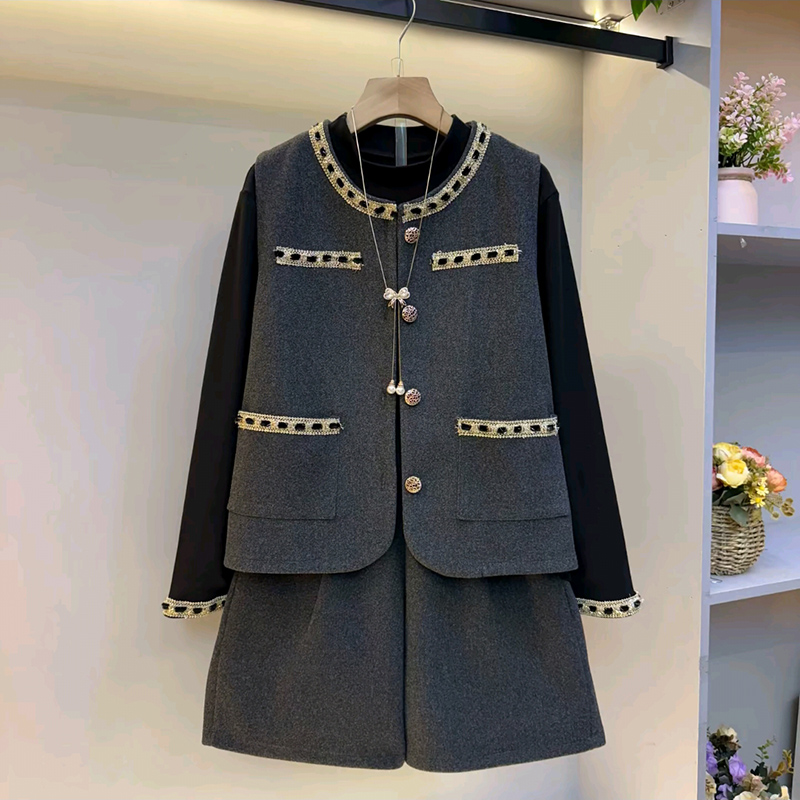 欧货小香风马甲打底衫短裤三件套