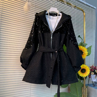 胖mm收腰显瘦上衣 女装 新款 欧货洋气亮片拼接连帽拉链腰带外套大码