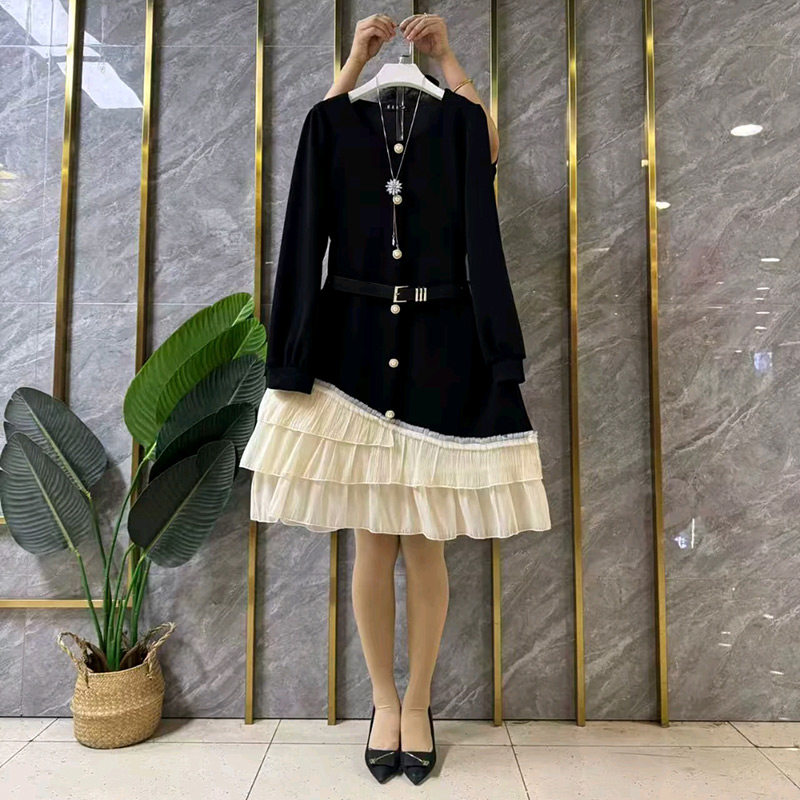 胖妹妹大码女装欧货设计感不规则拼接花边连衣裙新款法式气质裙子,女装/女士精品,大码连衣裙,淘宝优惠券,粉丝福利购,淘宝优惠卷