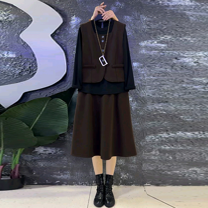 时尚马甲百搭打底衫半身裙三件套