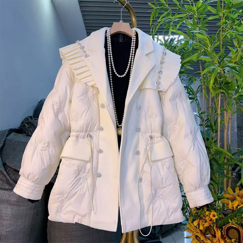 镶钻海边抽绳收腰棉服