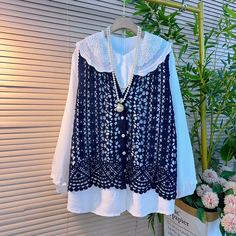 设计感针织马甲娃娃领衬衫两件套