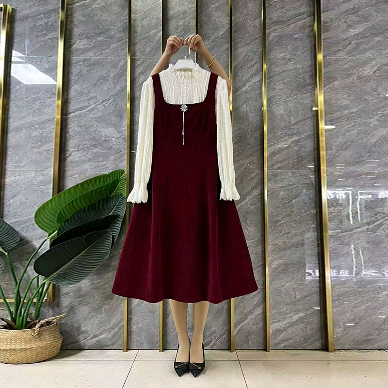 毛毛蕾丝打底衫背心裙两件套