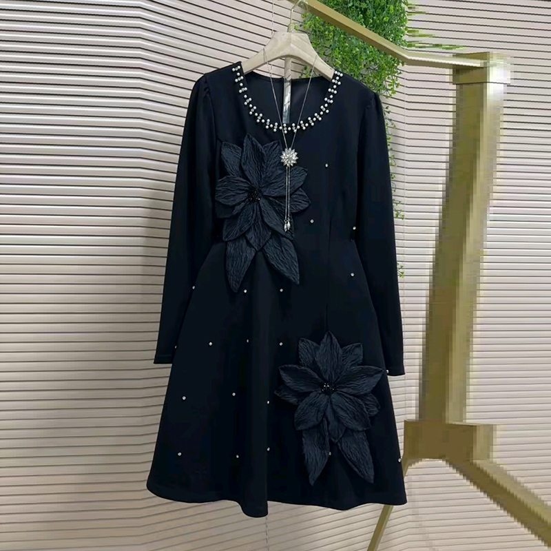 钉珠立体花朵大码女装连衣裙