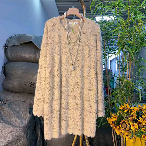 时尚气质宽松镂空设计长款蕾丝衫