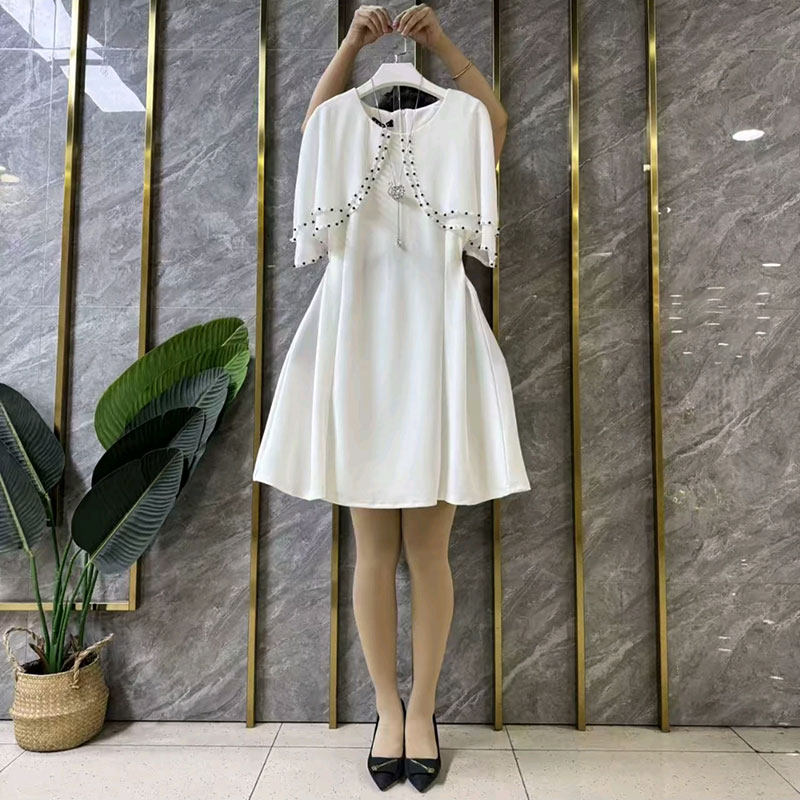 大码女装2026夏季新款时尚钉珠披肩袖拼接收腰显瘦气质百搭连衣裙