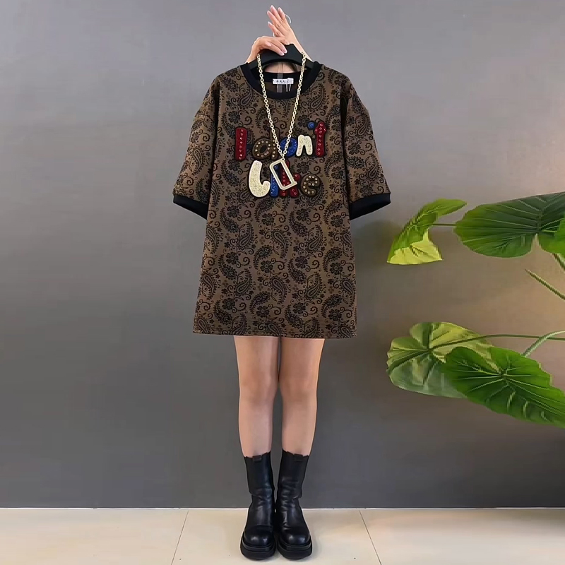 时尚拼色重工刺绣字母宽松半袖衫