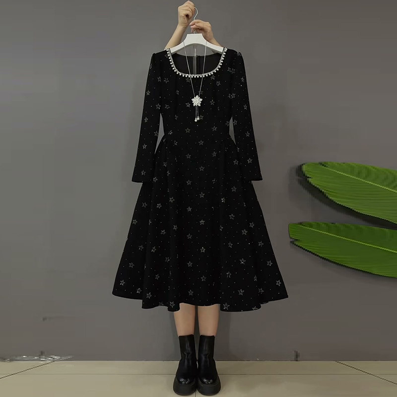 胖mm显瘦五角星连衣裙2026春季新款亮闪闪小黑裙遮肉大码女装长裙,女装/女士精品,大码连衣裙,淘宝优惠券,粉丝福利购,淘宝优惠卷
