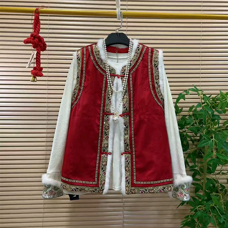 绣花亮片夹棉马甲打底衫