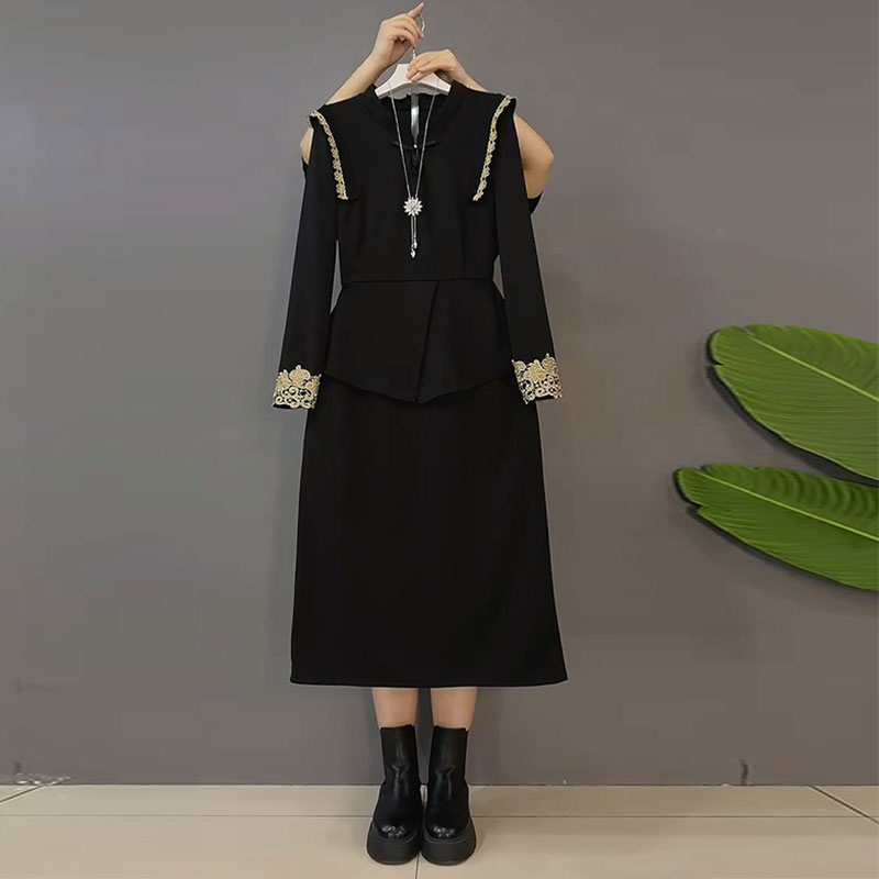 蕾丝边气质显瘦连衣裙