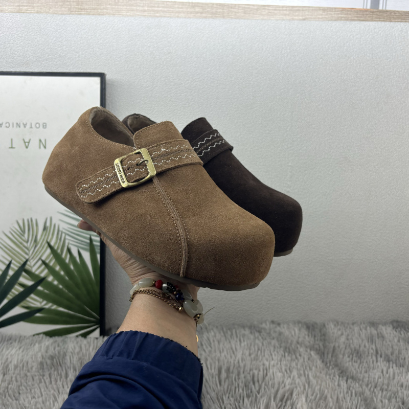 断码处理真皮女鞋2025冬季新款反绒皮勃肯鞋搭扣圆头舒适女棉鞋