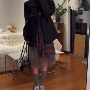 韩国东大门早春新款 韩系小众设计感剪裁菱格拼接网纱不规则半身裙