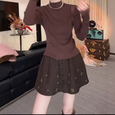 短裙宽松型A字刺绣毛呢短裙