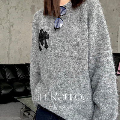 林肉肉【皮牌绣圆领毛衣】