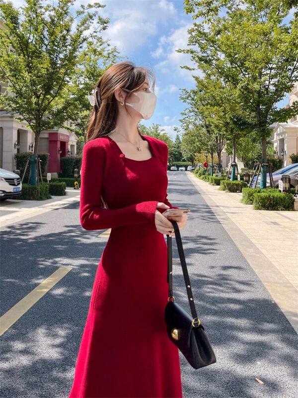 红色方领针织连衣裙女秋冬内搭长款敬酒服新娘生日气质名媛小礼服