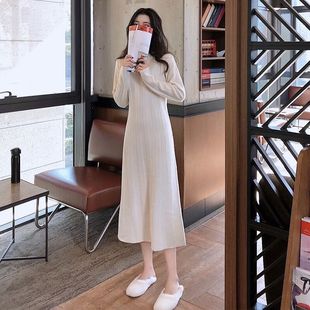 白色毛衣裙秋冬连衣裙女加厚针织打底裙收腰显瘦配大衣内搭长子裙