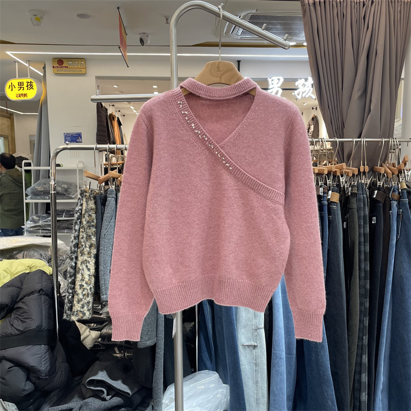 欧洲站2025冬韩系镂空挂脖设计V领钉珠羊毛针织衫套头毛衣女71070