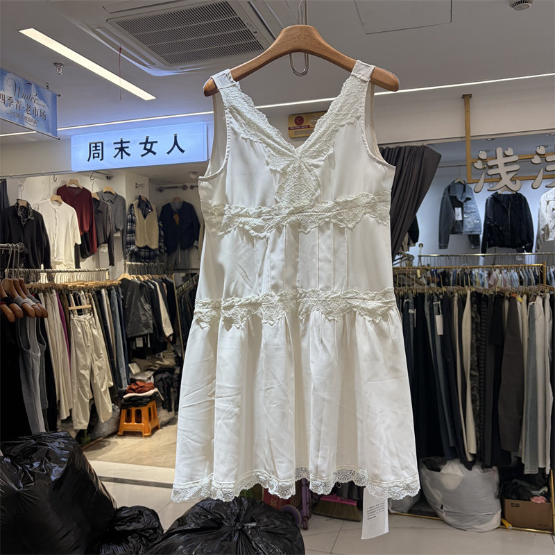 Bo si ming dian6016春季韩系宽松叠穿内搭拼接蕾丝V领背心连衣裙