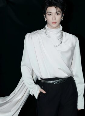 黄子弘凡明星同款白色缎面不规则衬衫男士设计感飘带舞台演出上衣