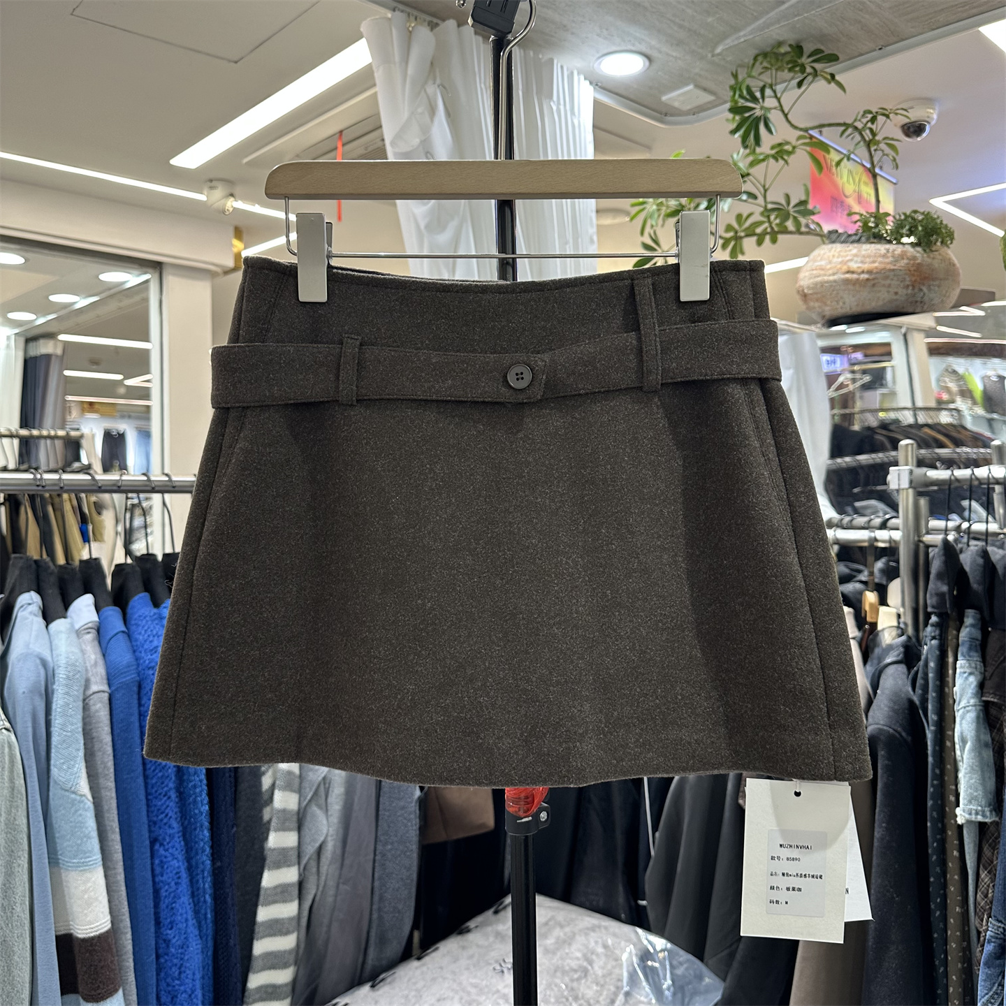 防走光加绒羊绒毛呢A字短裙女