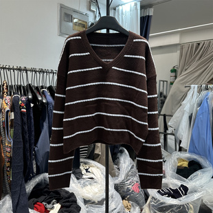 韩系2025秋冬新款 休闲条纹V领全羊毛针织套头女宽松毛衣女潮 短款