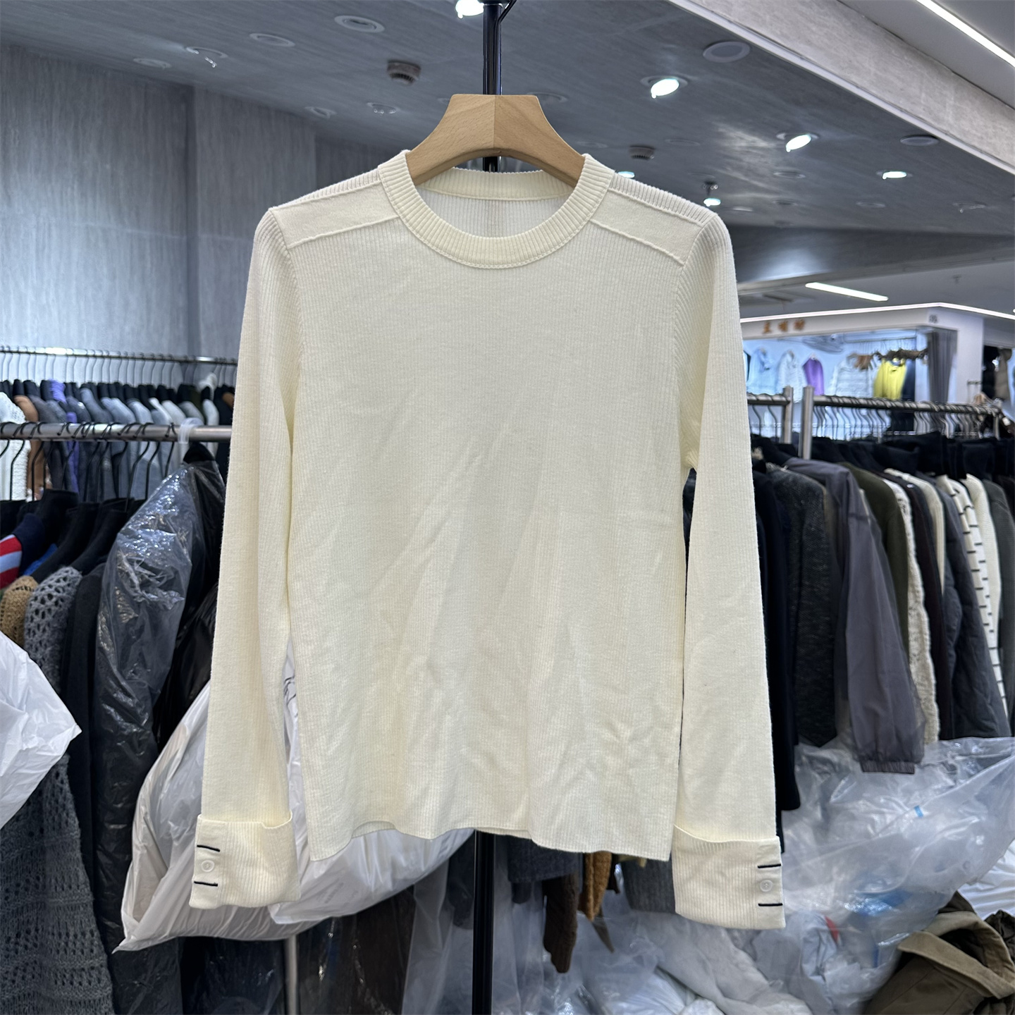 垫肩羊毛针织打底宽松显瘦毛衣