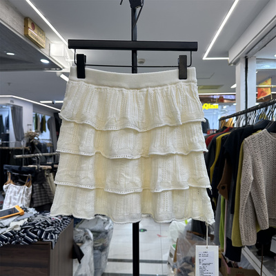 甜美纯欲钩花针织蛋糕短裙