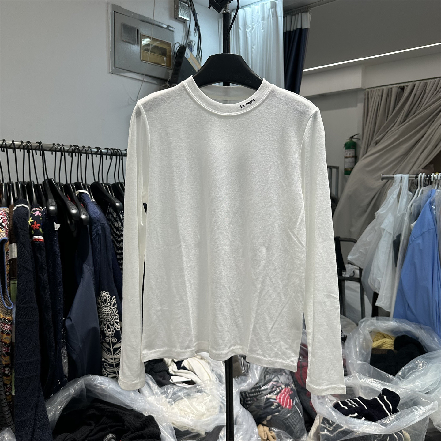 欧洲站秋新款时尚圆领字母刺绣设计宽松显瘦天丝羊毛T恤打底衫女