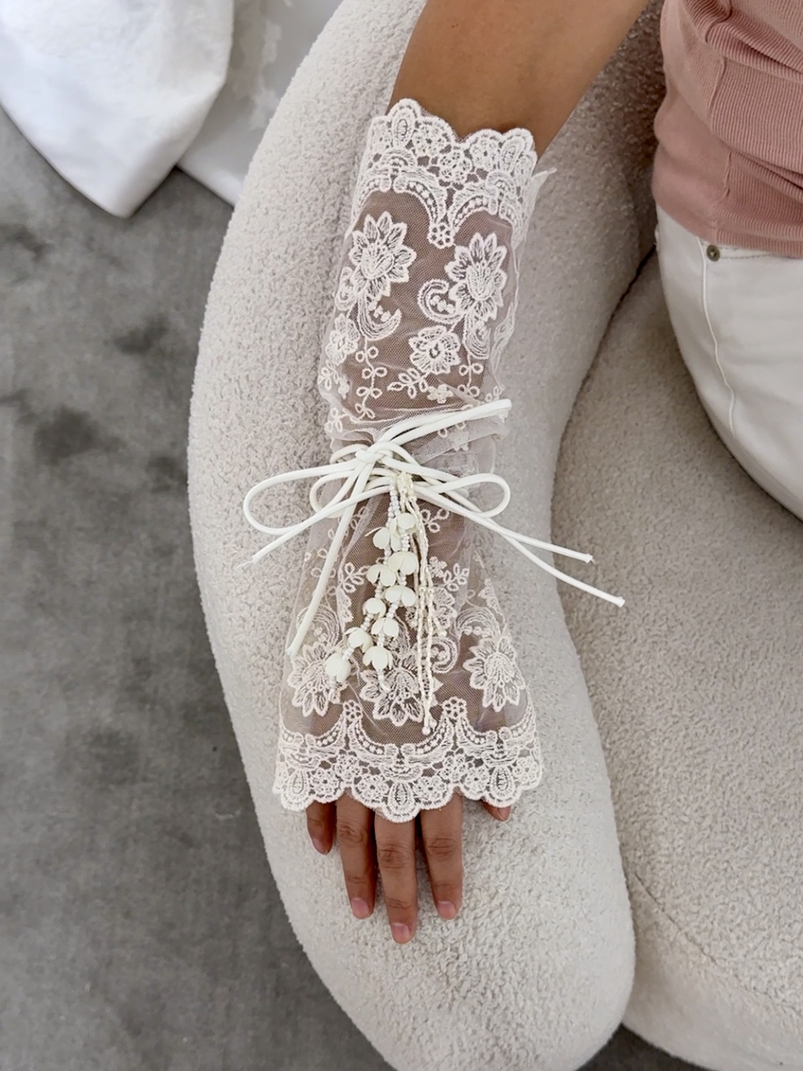 美高原创米色复古蕾丝手工铃兰新娘袖套样片旅拍婚纱摄影化妆造型