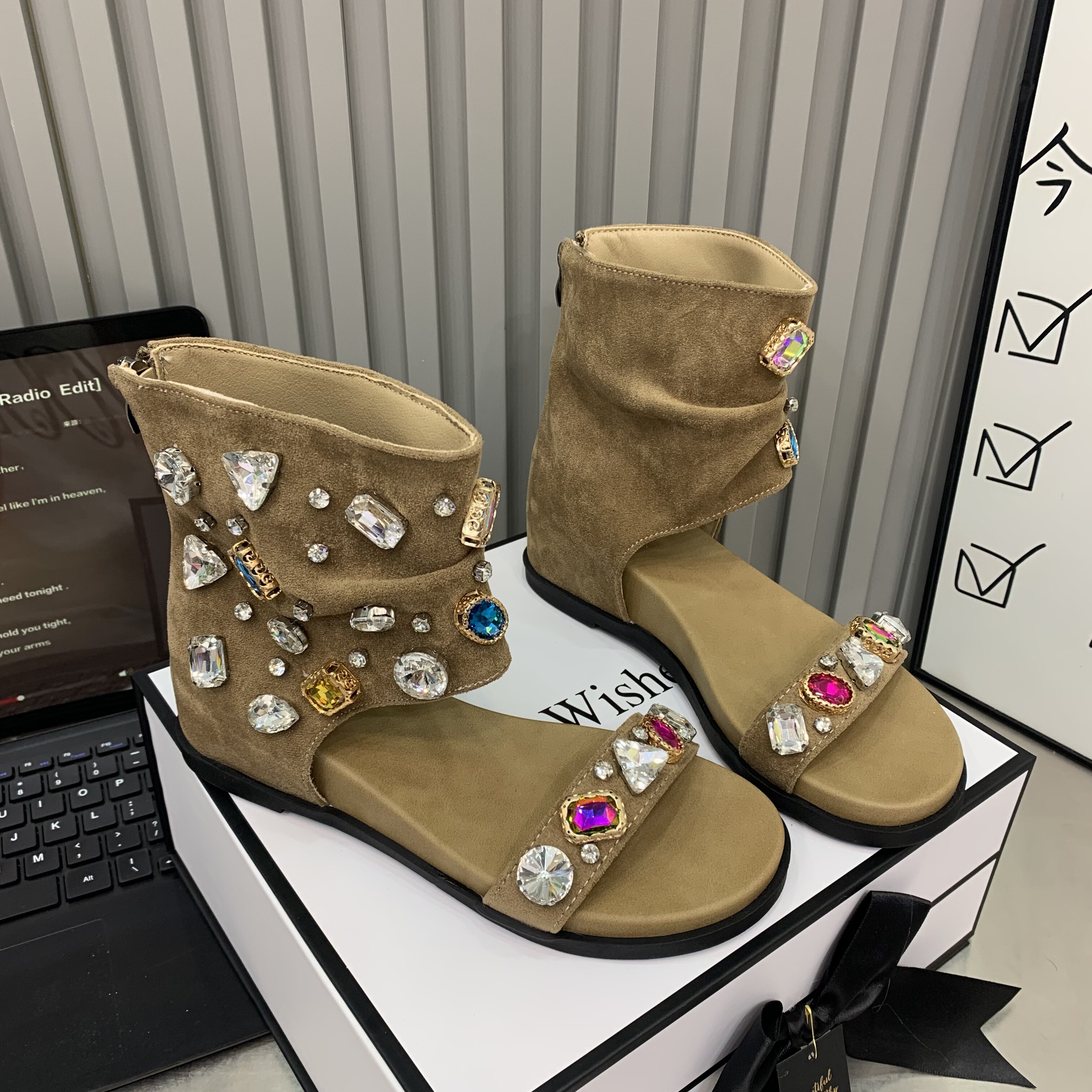 欧洲站2026夏季新款女鞋时装靴短靴休闲鞋凉鞋露趾高帮靴子何511
