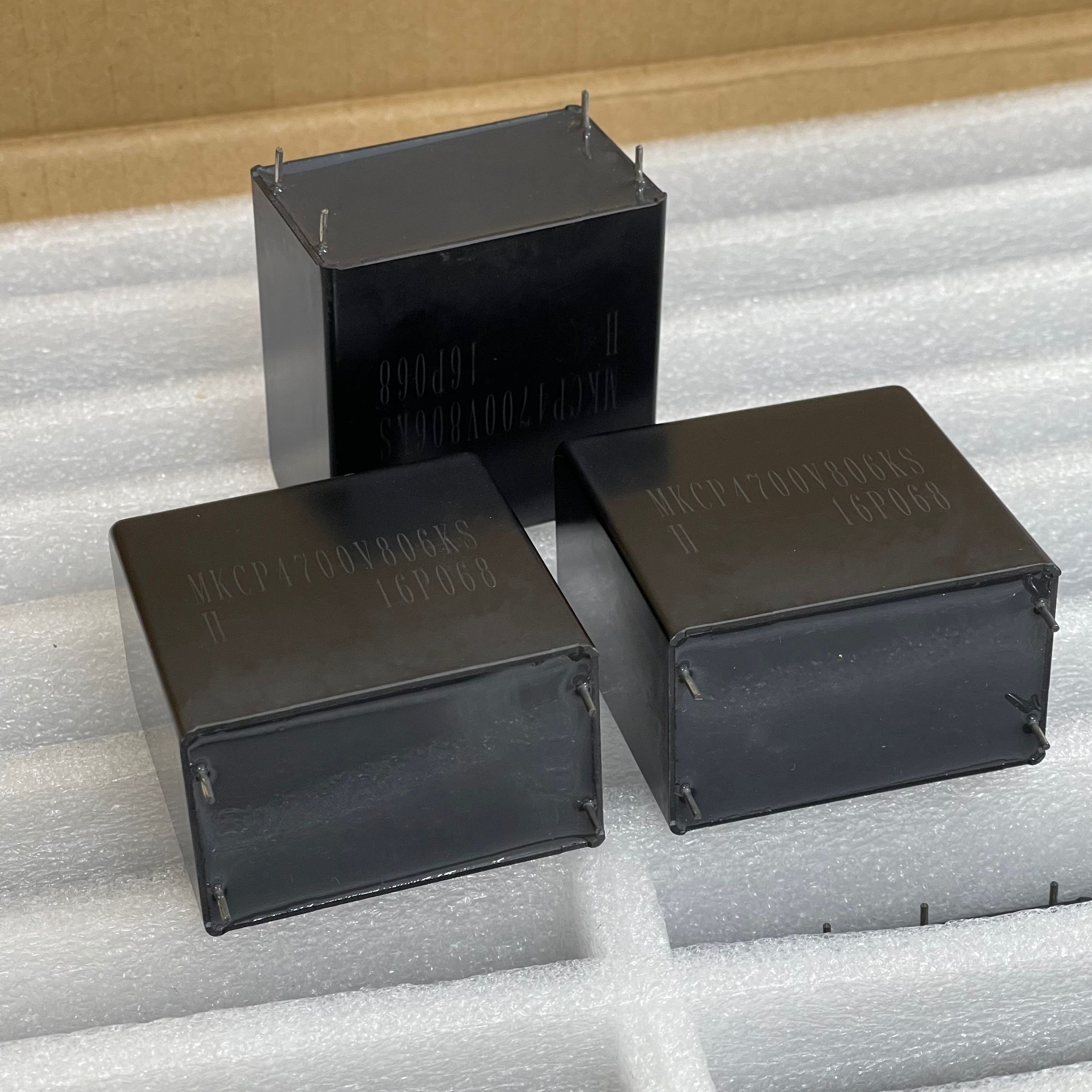 日立高频关断逆变电容80UF700V