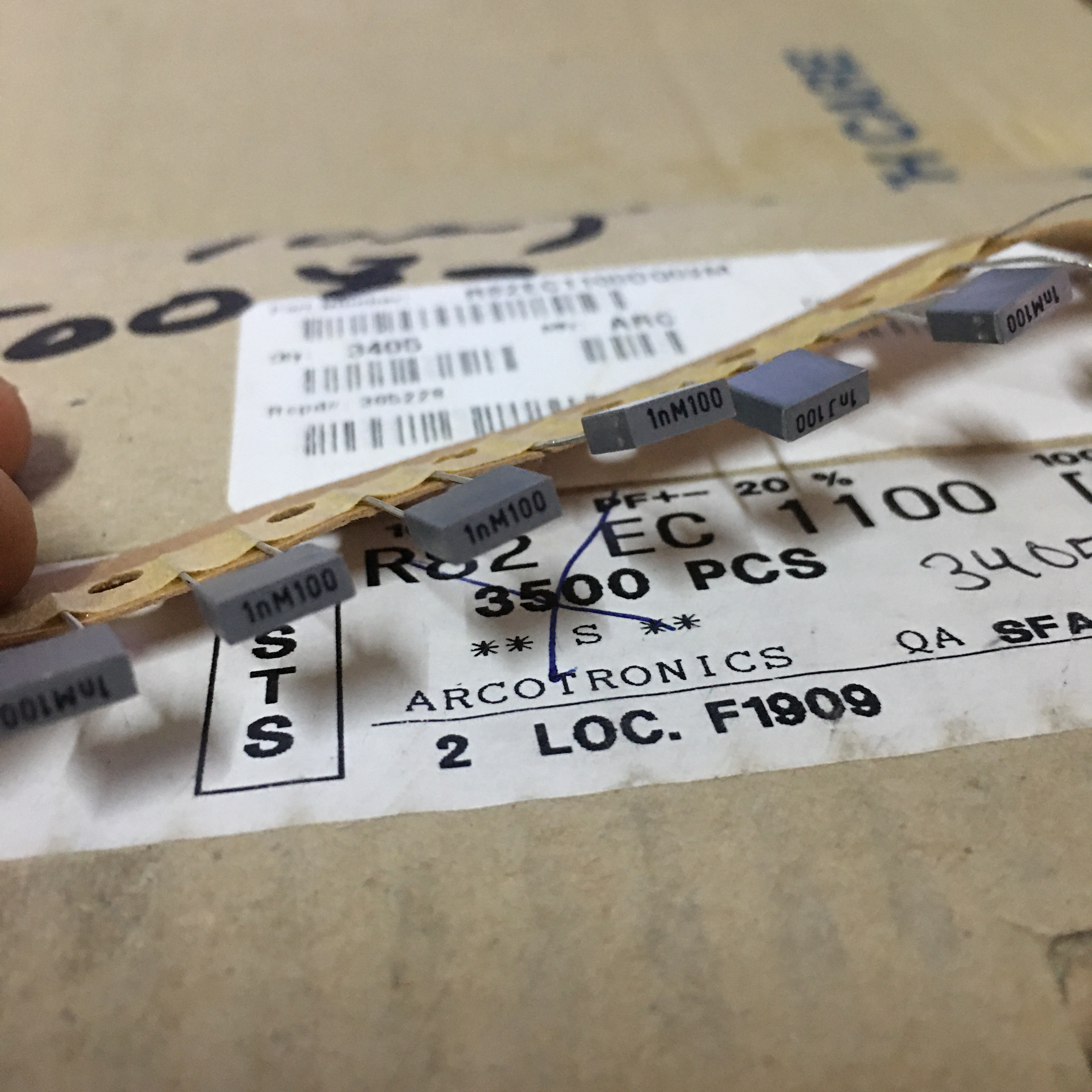 意大利AV ARCOTRONICS 1000PF 100V 102 金属箔聚丙烯薄膜电容