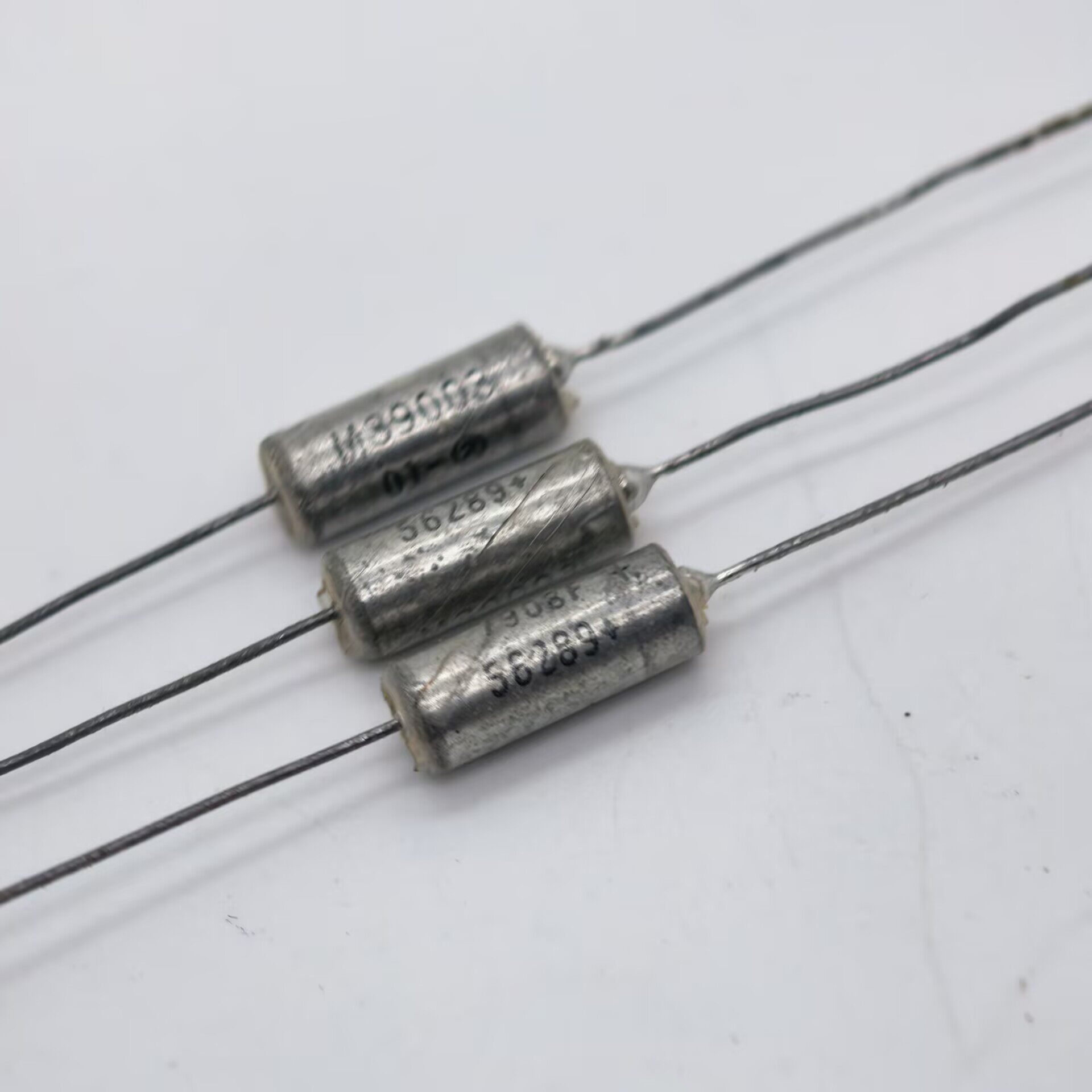 SPRAGUE3.3UF50VM39003电容