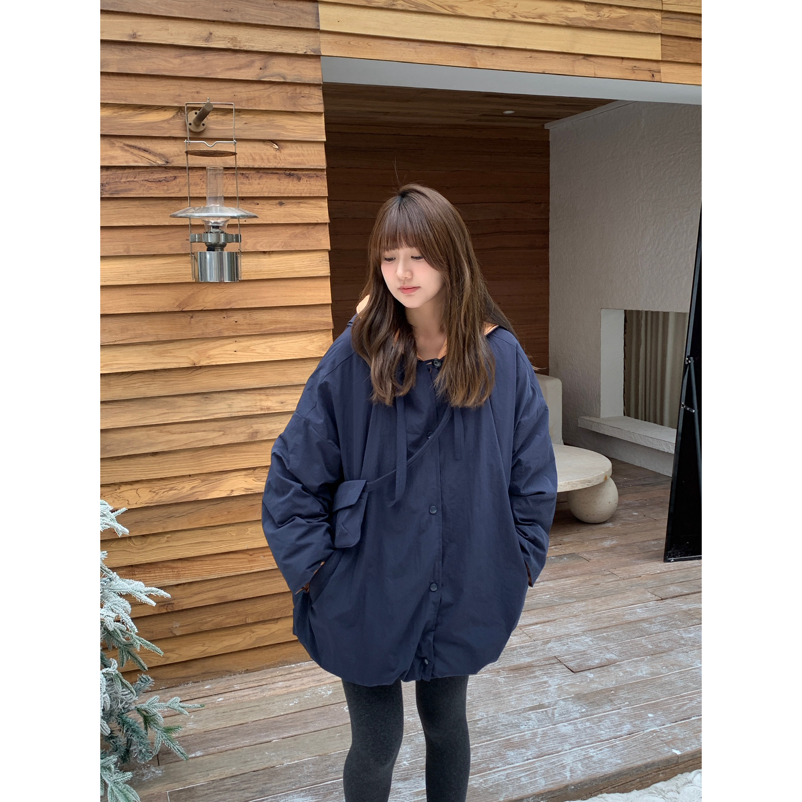 EGO-连帽撞色设计宽松羽绒服外套保暖羽绒服外套(配挎包)Y258087
