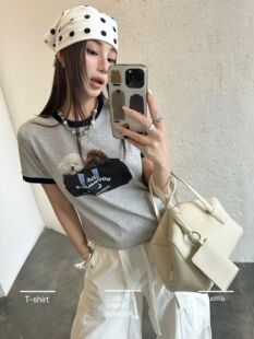 卓娃2026春夏韩版 T恤上衣女2553 百搭小狗印花撞色领口设计感短袖