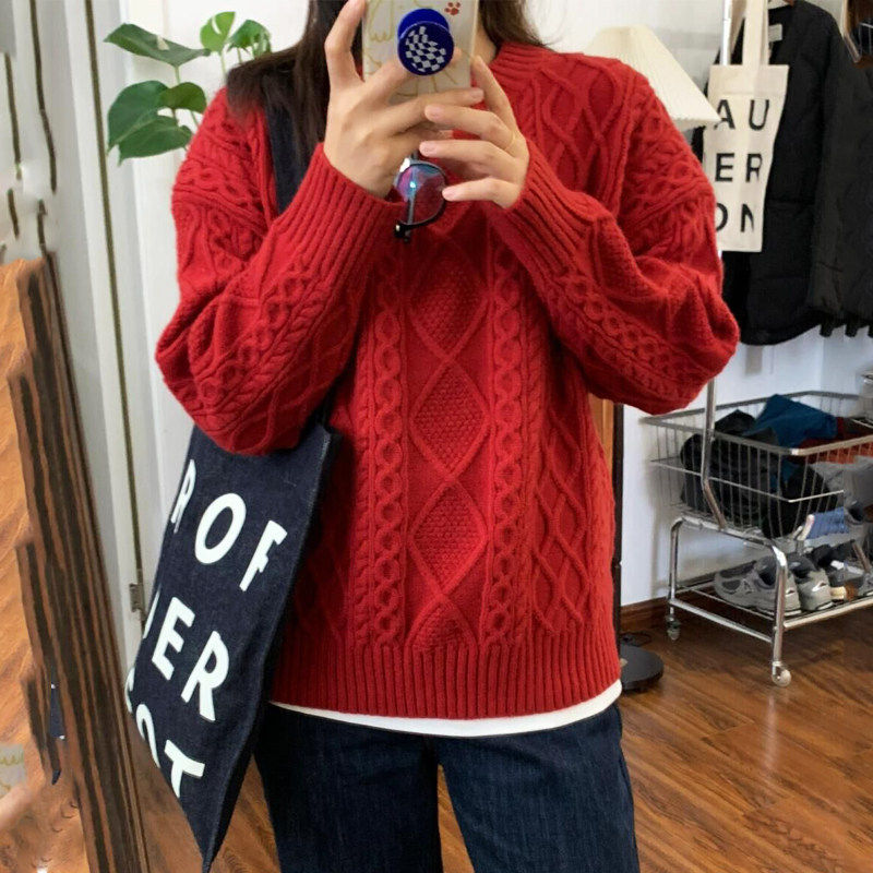 新年红色毛衣女秋冬宽松复古麻花圆领纯色套头时尚百搭针织打底衫