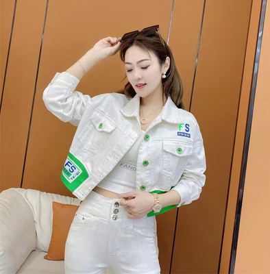 时尚休闲短外套牛仔通勤洋气女装