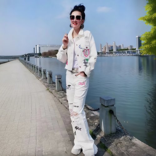 时尚休闲牛仔女装两件套