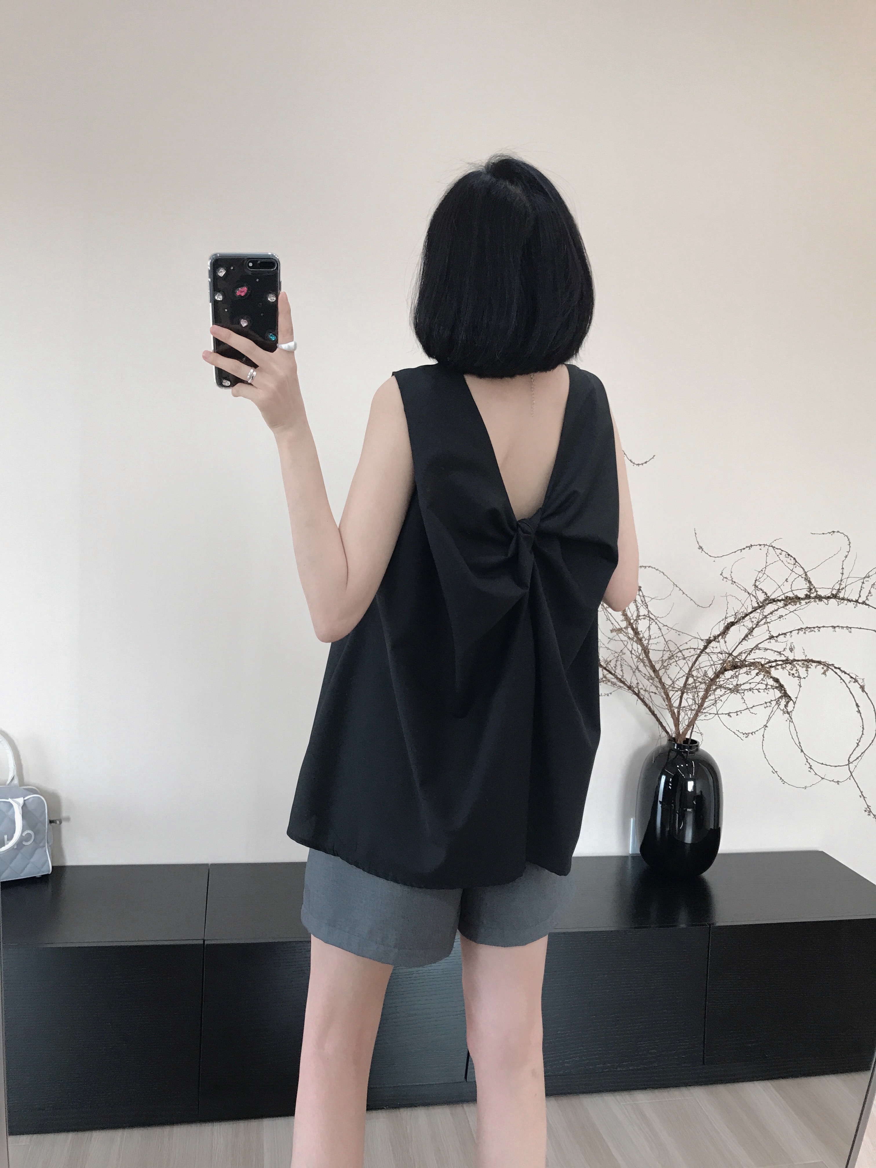 六折大促！午夜巴塞罗那 浪漫度假季小众扭结无袖v领衬衫露背上衣