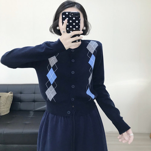 【大萌家】mlu伦敦书店   高智学院感菱格撞色圆领针织衫质感上衣