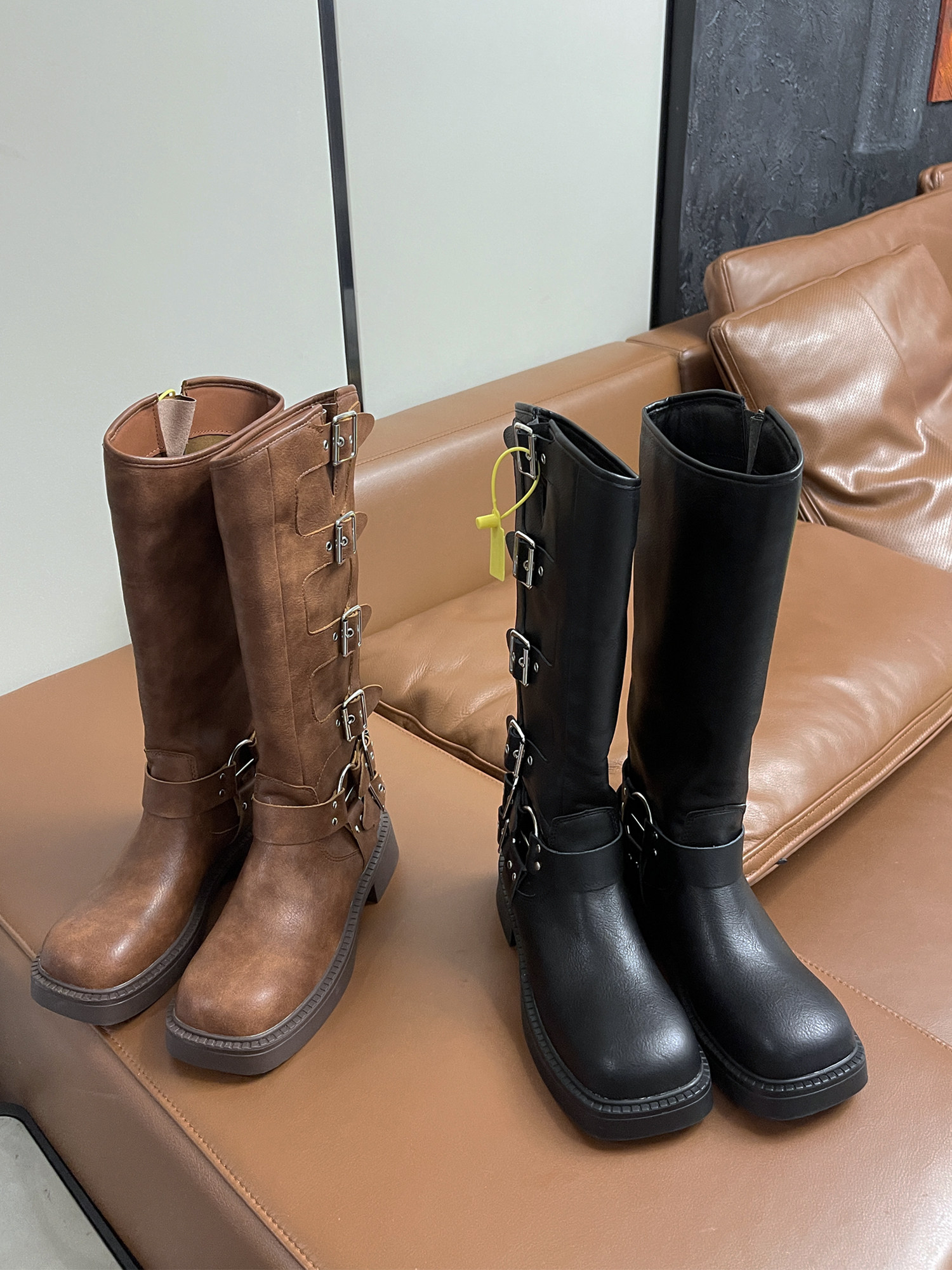 2024 봄과 여름 MIU  가죽 레트로 무릎 위 부츠 웨스턴 부츠 벨트 버클 두꺼운 힐 여성용 마틴 부츠