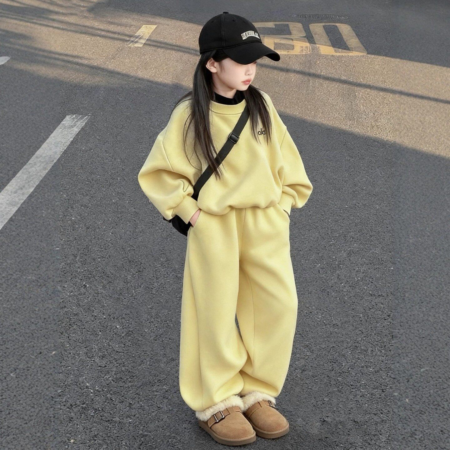 春秋卫衣加绒两件套小女孩运动服